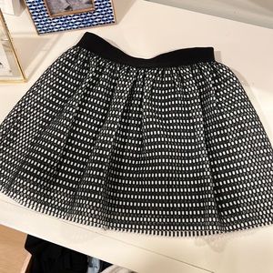 Black and white girls skirt - by Milly - size 8